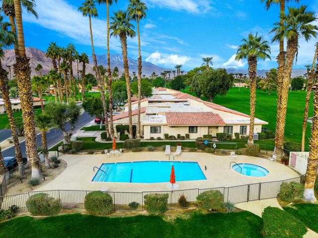 75 Sunrise Drive, Rancho Mirage CA: https://media.crmls.org/mediaz/dc2bf143-1994-4464-8567-f36cd4adfbca.jpg