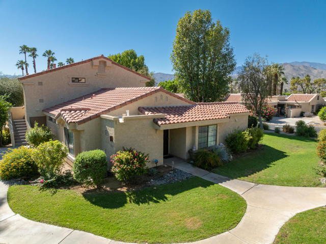 34041 Calle Mora, Cathedral City CA: https://media.crmls.org/mediaz/dc2d3e9a-3978-4b9f-ae1d-63a8268d97a7.jpg