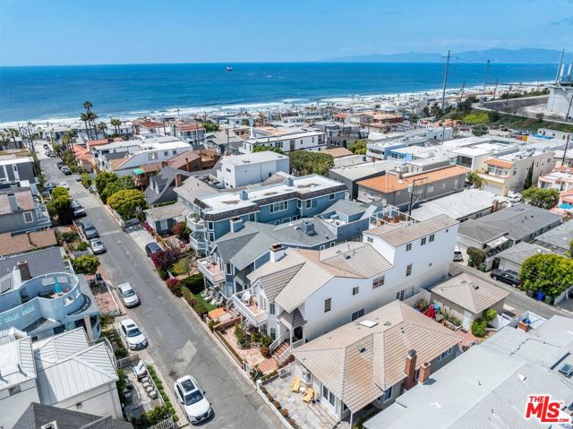 459 35th Street, Manhattan Beach, California 90266, 5 Bedrooms Bedrooms, ,3 BathroomsBathrooms,Residential,Sold,35th,25586389