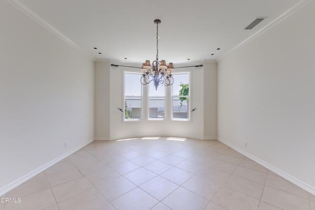 3911 Lilac Canyon Lane, Altadena CA: https://media.crmls.org/mediaz/dc2e8f0a-f782-4208-95cd-1e3daf1db7c5.jpg