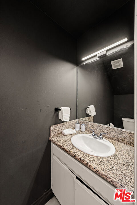 1540 N Bronson Avenue, Los Angeles CA: https://media.crmls.org/mediaz/dc2f1ba3-d87c-4050-b317-e443ab32df18.jpg