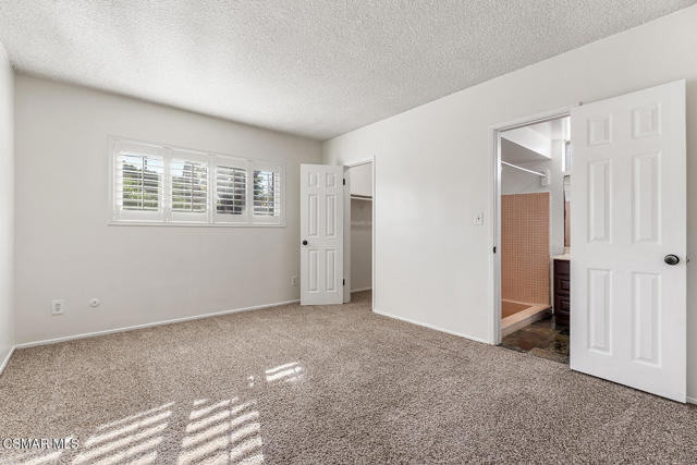 19844 Hemmingway Street, Winnetka CA: https://media.crmls.org/mediaz/dc2f5d71-14ea-4739-a8a7-f1ba94748aa7.jpg