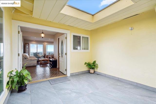 11772 Cranford Way, Oakland CA: https://media.crmls.org/mediaz/dc301dca-c76c-47d9-bc22-2ca8fbcda536.jpg