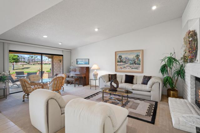 38 Conejo Circle, Palm Desert CA: https://media.crmls.org/mediaz/dc30f0c7-78fe-48c7-8db4-5f58ea0662d7.jpg