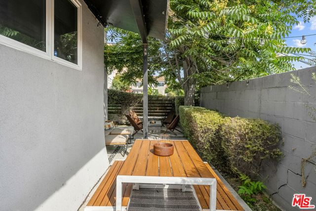 614 Rosemont Avenue, Los Angeles CA: https://media.crmls.org/mediaz/dc315b3f-8513-405e-bde5-f302fd605805.jpg