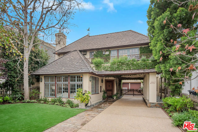 2917 N Poinsettia Avenue, Manhattan Beach CA: https://media.crmls.org/mediaz/dc316c44-b16d-4814-abf2-487ede83cd21.jpg