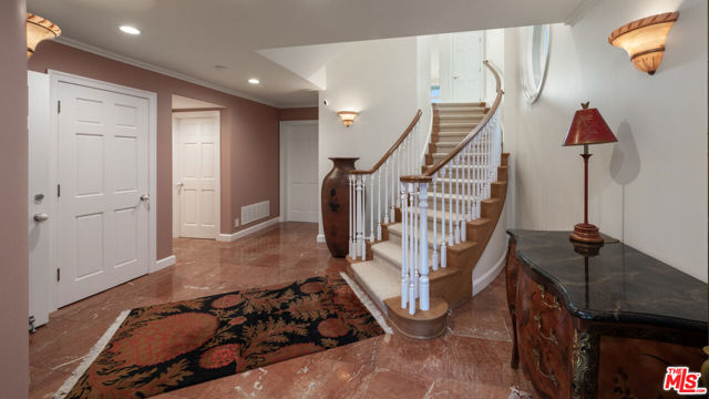 5105 Via Donte, Marina del Rey CA: https://media.crmls.org/mediaz/dc317809-55da-4f48-876f-78b479e021f2.jpg