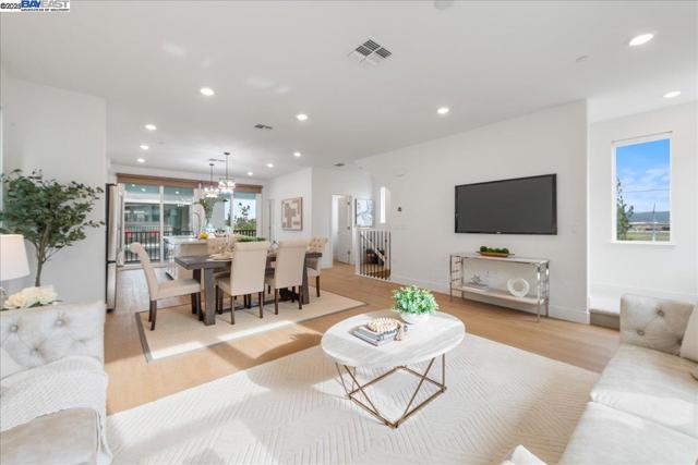 Image 7 of 39 For 2976 Stringham Way