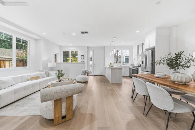 139 Flynn Avenue, Mountain View CA: https://media.crmls.org/mediaz/dc3293ec-b070-4c88-b3e6-ebec7e1c6830.jpg