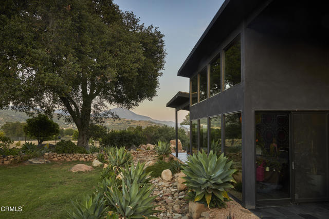 12293 Topa Lane, Santa Paula CA: https://media.crmls.org/mediaz/dc32a12a-a4b2-4d8a-8a51-8d3a44d1bcd8.jpg