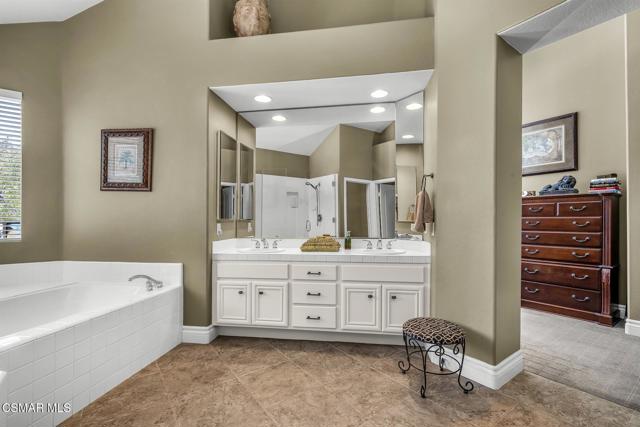 1826 Crystal View Circle, Newbury Park CA: https://media.crmls.org/mediaz/dc339286-aa40-4689-9751-c0b0859d6e49.jpg