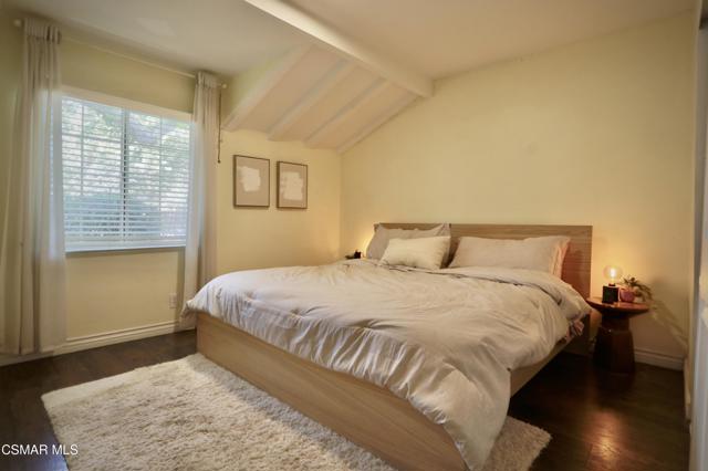 6946 Texhoma Avenue, Van Nuys CA: https://media.crmls.org/mediaz/dc33b0b8-f1af-4008-80d8-b83d74f542a5.jpg