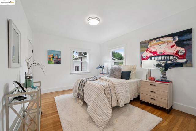 1193 64Th St, Oakland CA: https://media.crmls.org/mediaz/dc340f41-1214-4db5-8156-b71bb9463cfe.jpg