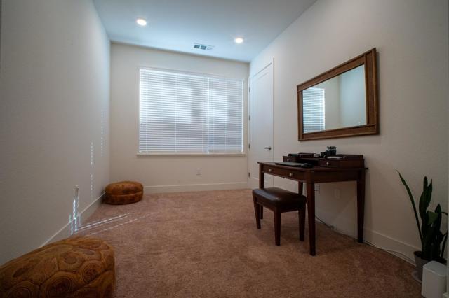 Image 34 of 47 For 708 Eppleton Lane 204