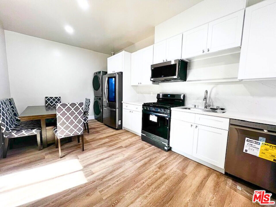1/2 Goodwin Avenue