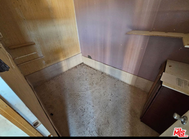 31576 Emerald Road, Lucerne Valley CA: https://media.crmls.org/mediaz/dc355756-686e-4fd3-8d2c-3e6a9b72f327.jpg