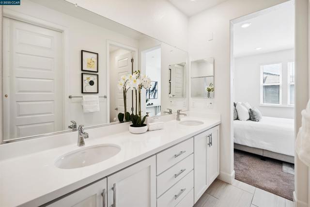 92 Zenith Cmn, Fremont CA: https://media.crmls.org/mediaz/dc355a19-f377-4936-9a98-57b66964cf49.jpg