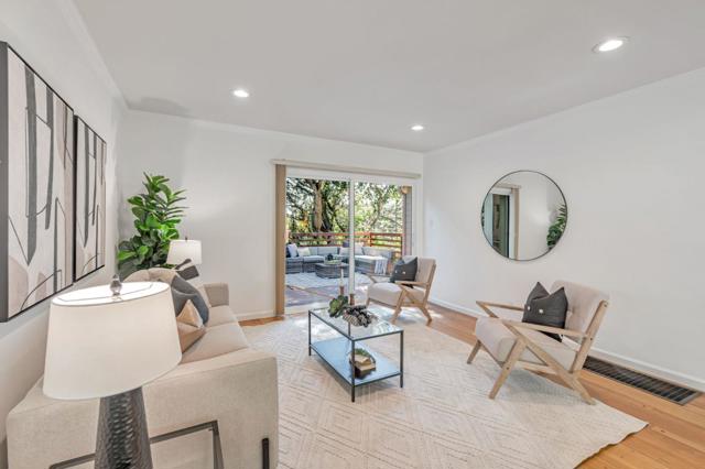 25 Overlake Court, Oakland CA: https://media.crmls.org/mediaz/dc356133-d4f1-472c-bd44-84aa96553315.jpg