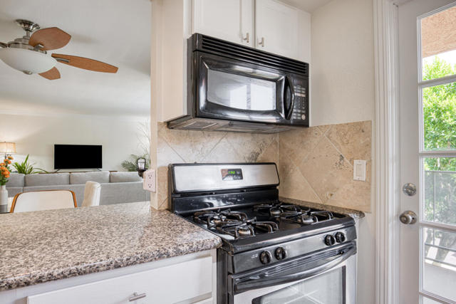 400 N Sunrise Way, Palm Springs CA: https://media.crmls.org/mediaz/dc357536-5832-4b0d-8db7-828841ac0c21.jpg