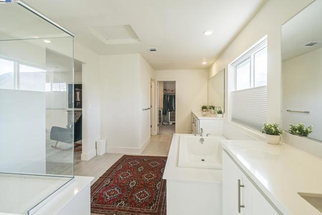 37231 Sand Bar Place, Newark CA: https://media.crmls.org/mediaz/dc36f0ef-c26b-4bbf-bf44-252d8359a7ea.jpg