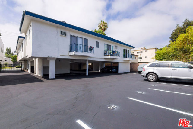 Image 44 of 52 For 15115 Victory Boulevard