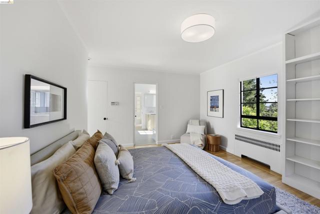 44 Highgate Rd, Kensington CA: https://media.crmls.org/mediaz/dc371990-8472-44f8-9a97-c3966fdd999b.jpg