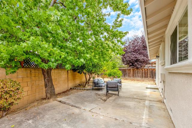 6084 Amador Place, Newark CA: https://media.crmls.org/mediaz/dc37715f-5477-4530-b105-1e3968e3d9e3.jpg