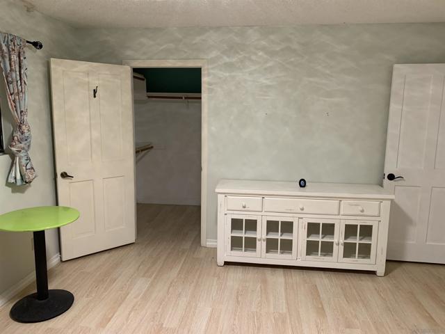 9109 Huntley Road, Fallbrook CA: https://media.crmls.org/mediaz/dc377e58-ba09-4a43-b1d1-11cc31b873dd.jpg
