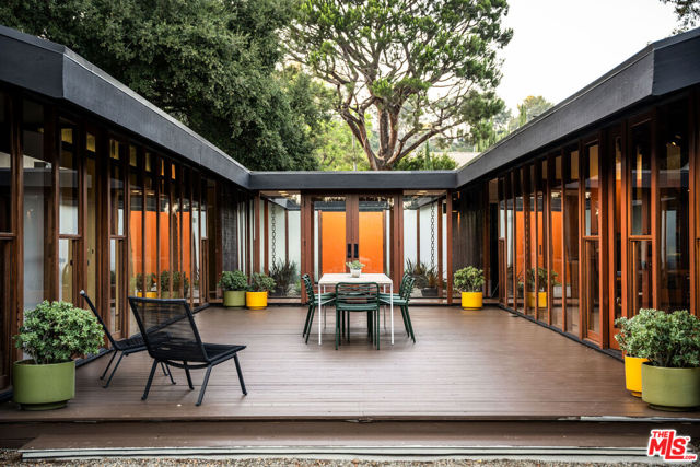2050 La Fremontia Street, South Pasadena CA: https://media.crmls.org/mediaz/dc37b40f-8115-4c01-9324-4a20d59059db.jpg