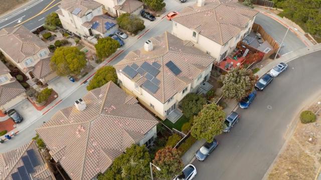 811 La Montagne Place, South San Francisco CA: https://media.crmls.org/mediaz/dc383bbe-7b26-4248-811d-d7a56cfe5228.jpg