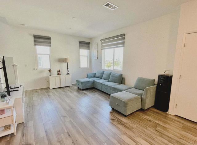 5495 Seacliff Place, San Diego CA: https://media.crmls.org/mediaz/dc3925d4-24da-4d8f-b61c-ff98fab527dc.jpg