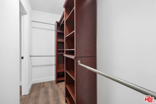 2749 Amber Wood Place, Thousand Oaks CA: https://media.crmls.org/mediaz/dc392bdd-7619-4a09-aa5c-8937f7599db4.jpg