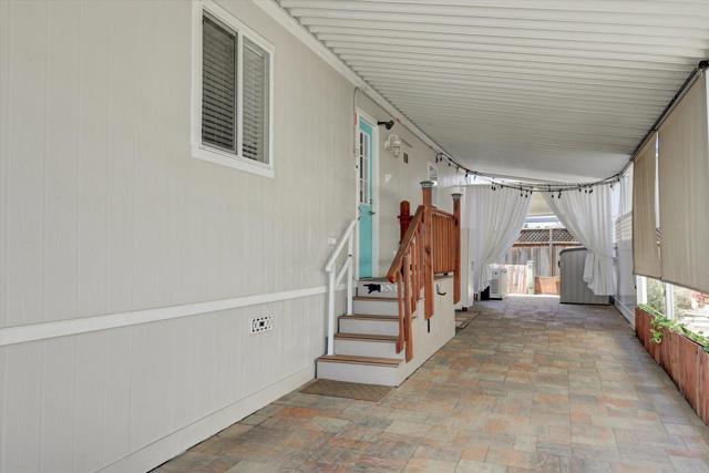 Detail Gallery Image 4 of 26 For 168 Roadrunner Ln, Oceanside,  CA 92057 - 2 Beds | 2 Baths