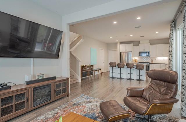 19130 Fallingwater Lane, Marina CA: https://media.crmls.org/mediaz/dc3a06e6-c9e6-4252-bf15-1522c4a50b60.jpg