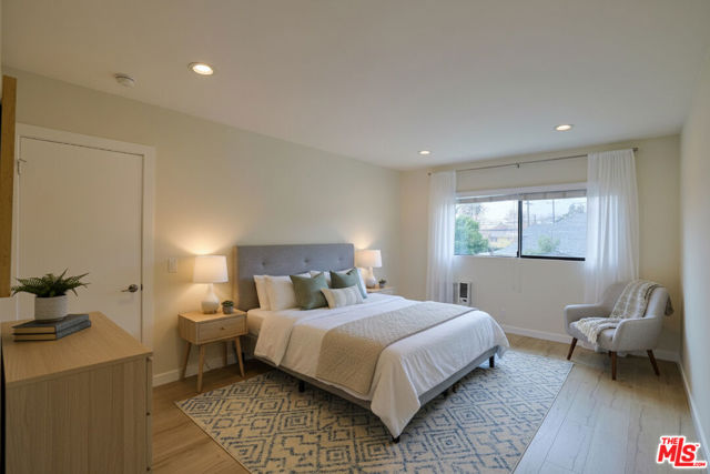 1277 W 23rd Street, Los Angeles CA: https://media.crmls.org/mediaz/dc3a0eb6-60ea-4aa2-a8bc-d1ed2b1716d9.jpg