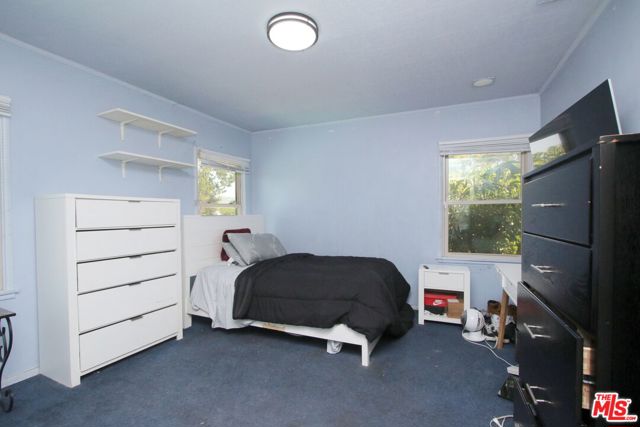 1807 Cochran Place, Los Angeles CA: https://media.crmls.org/mediaz/dc3a2584-9512-4460-8844-23203662ca19.jpg
