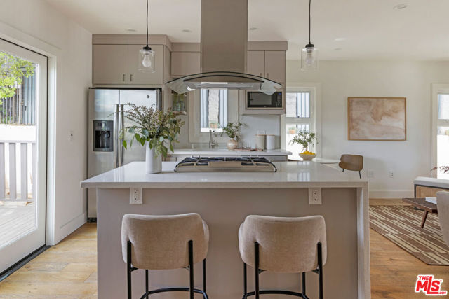 4876 Eldred Street, Los Angeles CA: https://media.crmls.org/mediaz/dc3b33ea-7582-462d-a948-d48ad09a8bf1.jpg
