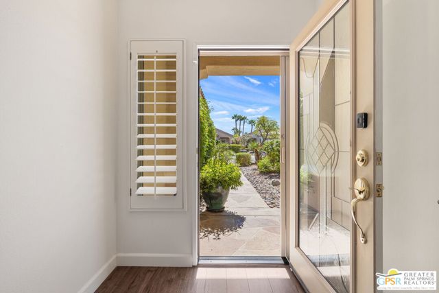 78712 Postbridge Circle, Palm Desert CA: https://media.crmls.org/mediaz/dc3b45c8-56bc-46de-b923-fce8b424d92b.jpg