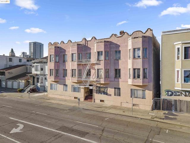 Image 2 of 3 For 160 9th St  