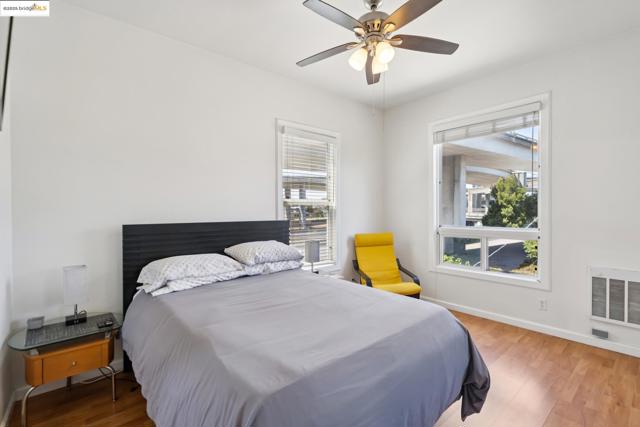 557 33Rd St, Oakland CA: https://media.crmls.org/mediaz/dc3c0edc-c19b-40a2-be6d-e477ec537d2e.jpg