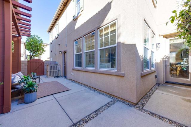 Image 32 of 48 For 3595 Glen Ave