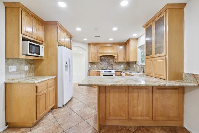 Detail Gallery Image 22 of 75 For 1943 Brookhurst Dr, El Cajon,  CA 92019 - 5 Beds | 3 Baths