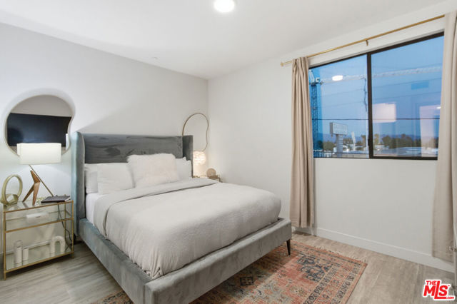 6707 N Sepulveda Boulevard, Van Nuys CA: https://media.crmls.org/mediaz/dc3d4e2e-fbbc-46af-a79f-b2d634dedac0.jpg