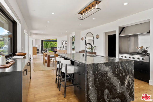 8021 Floral Avenue, Los Angeles CA: https://media.crmls.org/mediaz/dc3d8eab-fbe2-4b24-b102-4c181ca00d21.jpg