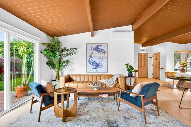 660 Cabrillo Ave, Coronado CA: https://media.crmls.org/mediaz/dc3da242-dfd0-4558-8caa-958481afccdb.jpg