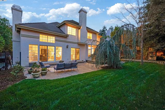 729 Montevino Dr, Pleasanton CA: https://media.crmls.org/mediaz/dc3e3399-da15-431a-bd6b-130055349093.jpg