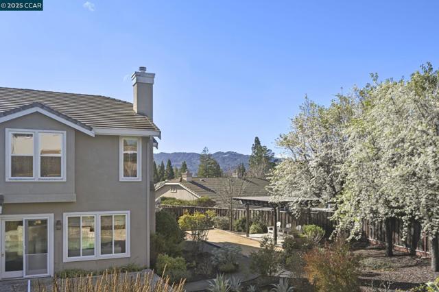 303 Ensley Court, Alamo CA: https://media.crmls.org/mediaz/dc3f6c31-e0dc-4510-a53d-d9aaaa47019b.jpg