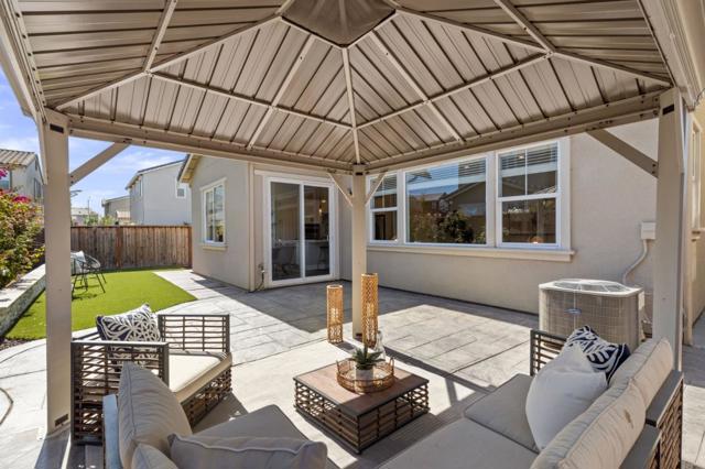 39806 Tomcod Street, Newark CA: https://media.crmls.org/mediaz/dc3f9b01-e534-44e2-88f3-bb829dd943a8.jpg