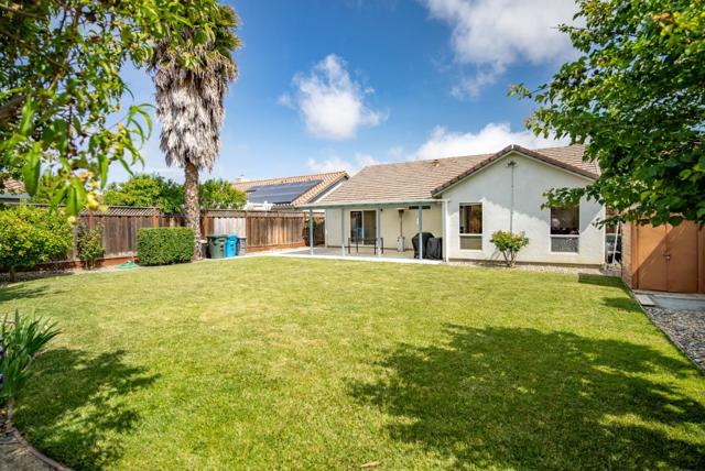 1221 Jacqueline Drive, Hollister CA: https://media.crmls.org/mediaz/dc3fc238-94cf-4b3e-bf90-862d228d37d2.jpg