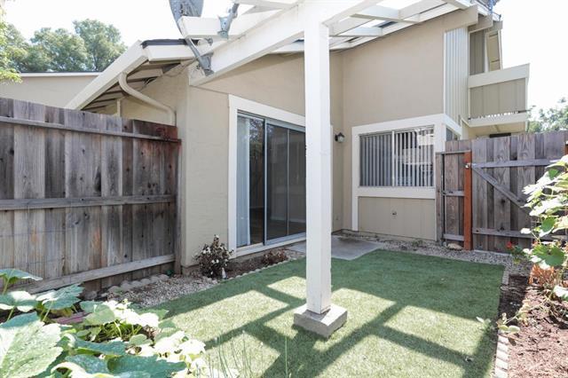 2292 Warfield, San Jose CA: https://media.crmls.org/mediaz/dc3fd4f3-ccbb-4e0b-baae-2fedbce788c9.jpg
